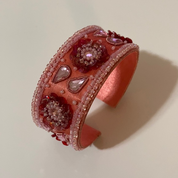 Handmade embellished pink cuff - Picture 7 of 8